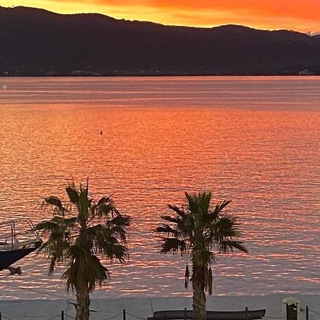Appartamento Seafront Portoferraio Esterno foto